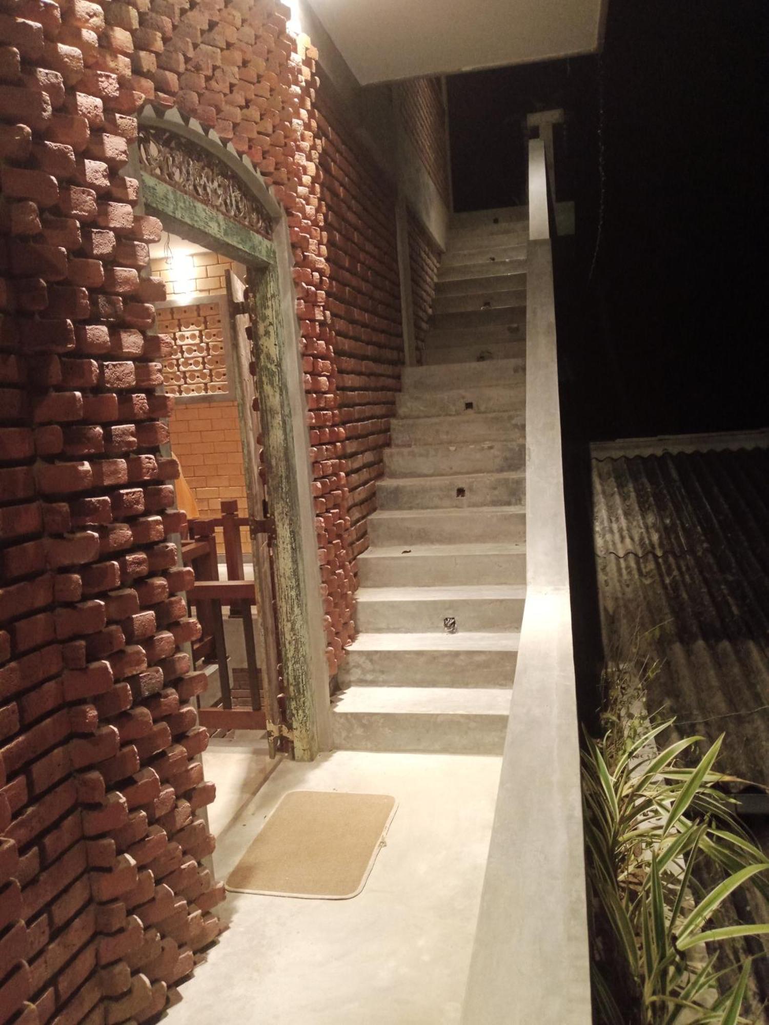 The Brick Wonder Hotell Habaraduwa Central Exteriör bild
